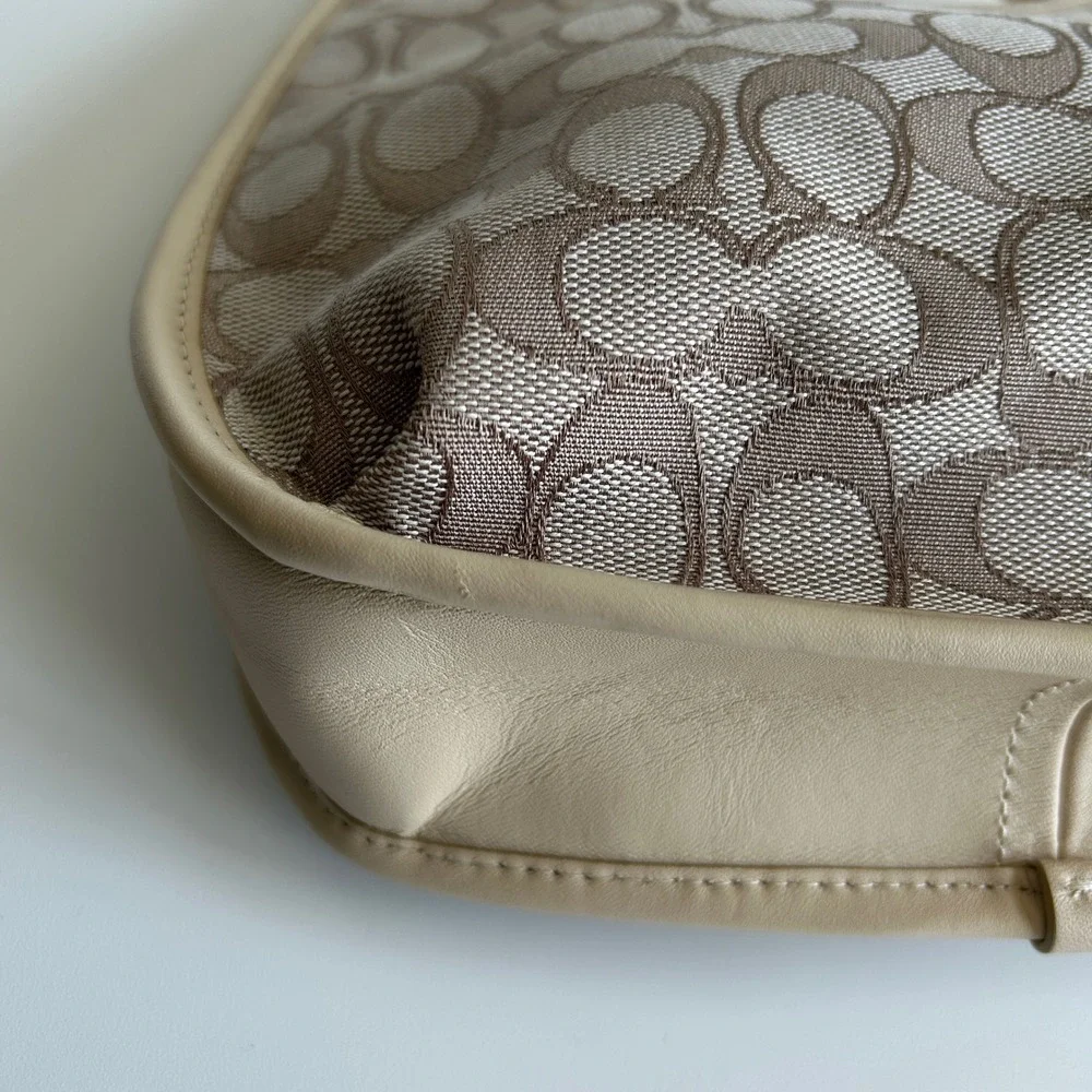 Coach Ergo C2588 Chalk White Signature Jacquard Leather‎ Shoulder Bag Excellent